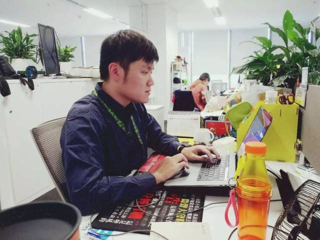 公鸡打鸣,母鸡下蛋